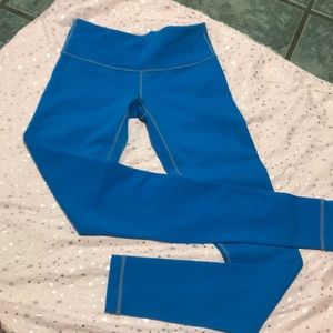 Lululemon leggings pants crop? 👀 at last picture